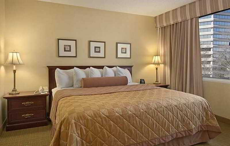 Embassy Suites By Hilton Washington Dc Chevy Chase Pavilion Rom bilde