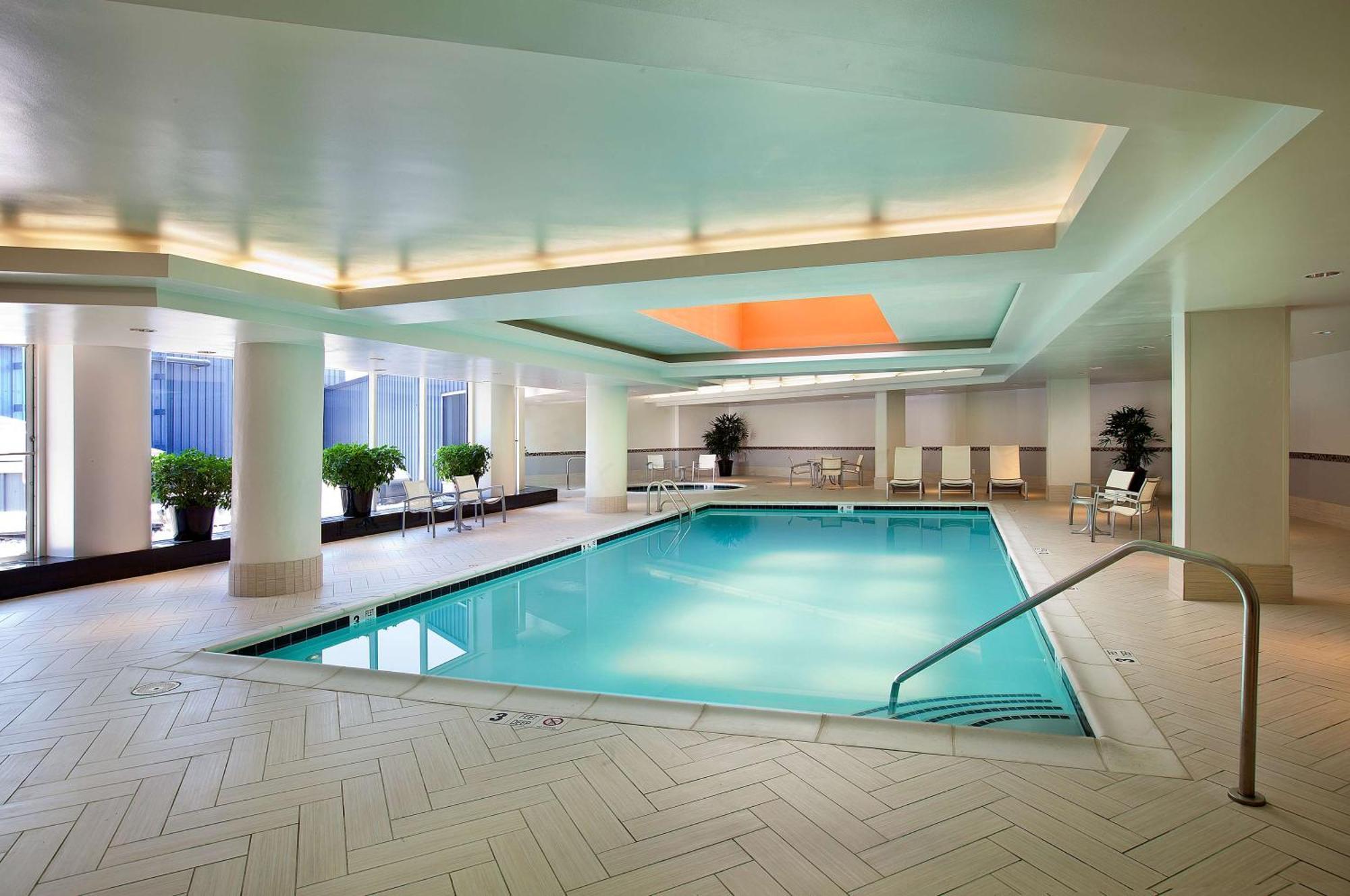 Embassy Suites By Hilton Washington Dc Chevy Chase Pavilion Eksteriør bilde